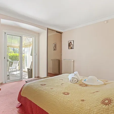 St Raphael, Collines Villa